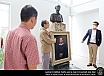 รองศาสตราจารย์สิทธิพร ภิรมย์รื่น มอบภาพ ศาสตราจารย์ พลเรือตรี สมภพ ภิรมย์ 
